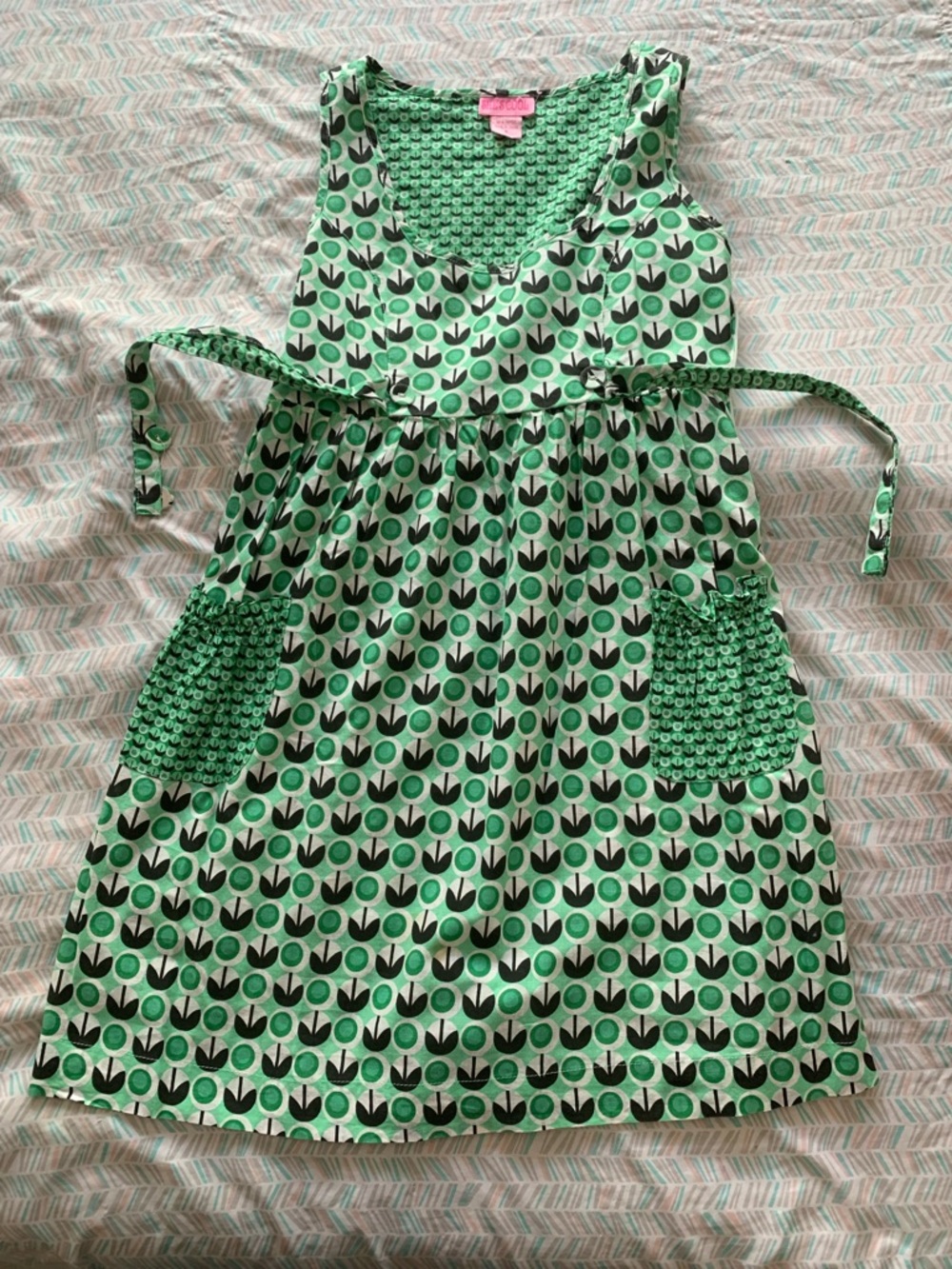 She's Cool Green Geometric Scoop Neck Top